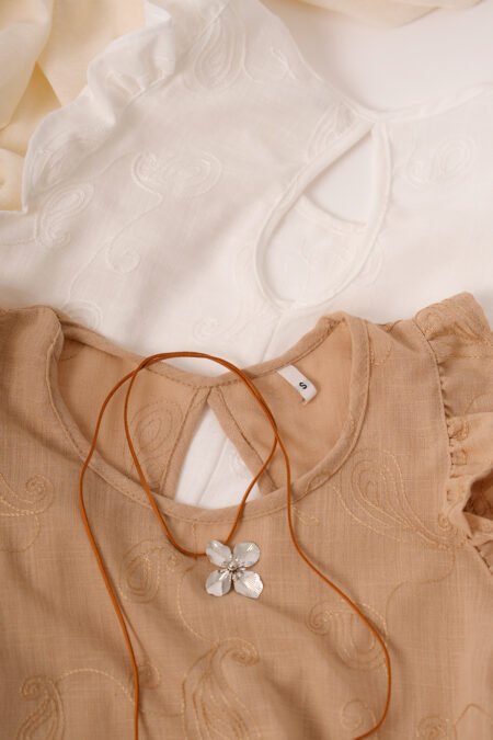 Musculosa con gota tela lino broderie "NIMEA" - Imagen 4