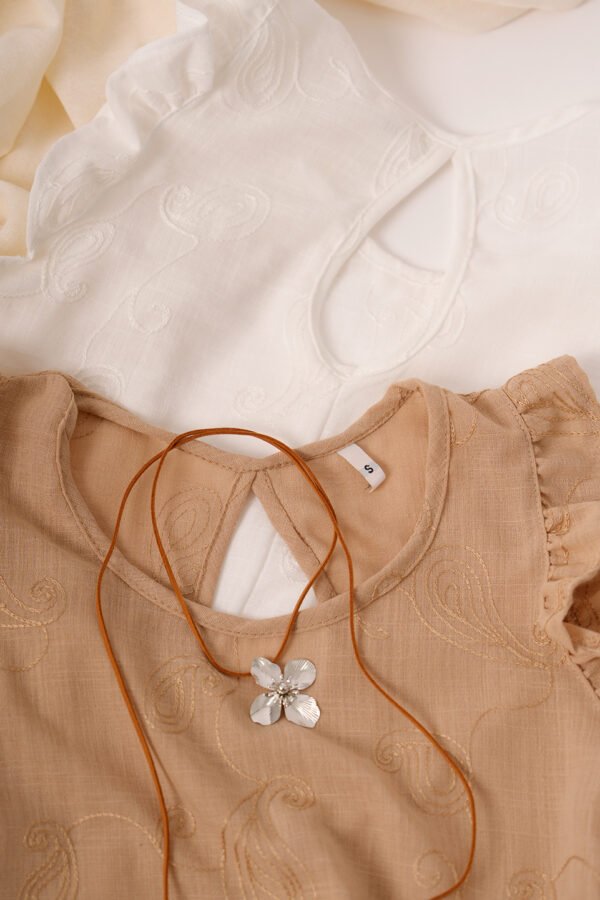 Musculosa con gota tela lino broderie "NIMEA"