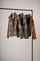 Saco corto paño animal print "DROP"