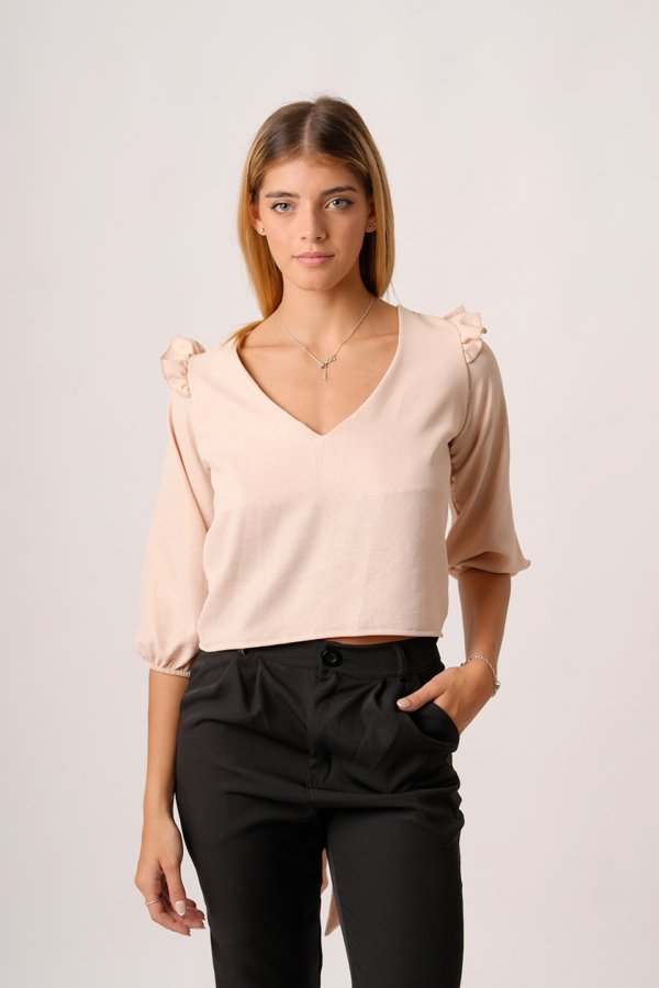 Remera cey foil cuello v manga 3/4 hombro fruncido boton atras y para atar "FIRA"
