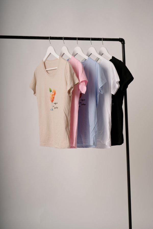 Remera manga corta jersey estampa copa naranja "FUN THINGS"