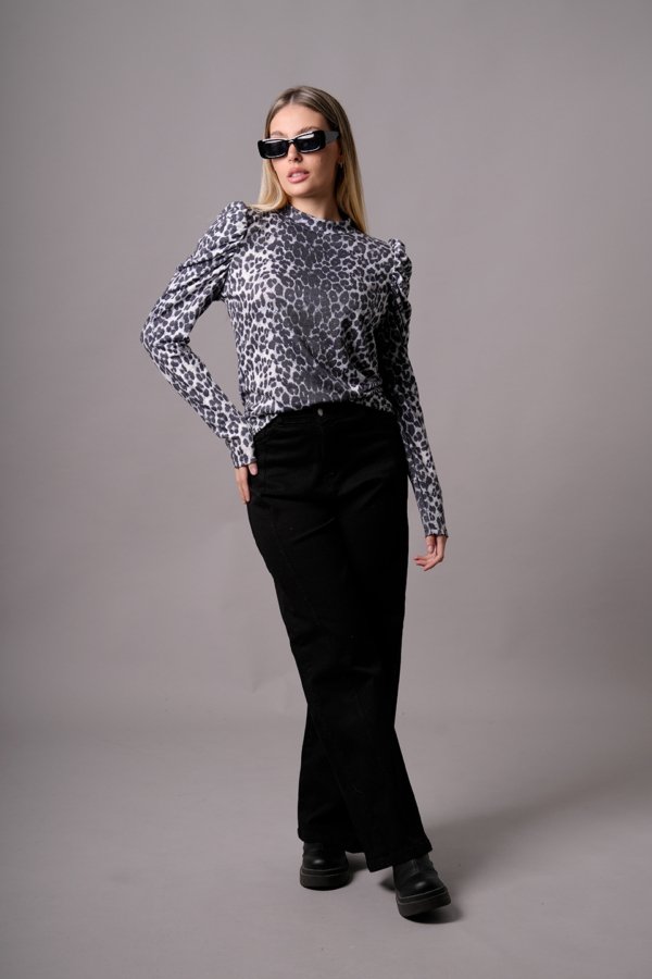 Buzo rustico manga princesa animal print "GALLY"