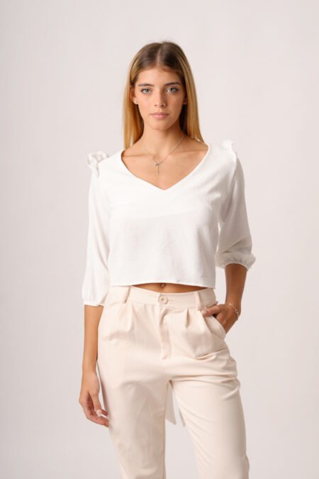 Remera cey liso cuello v manga 3/4 hombro volado boton atras y para atar "KALI"