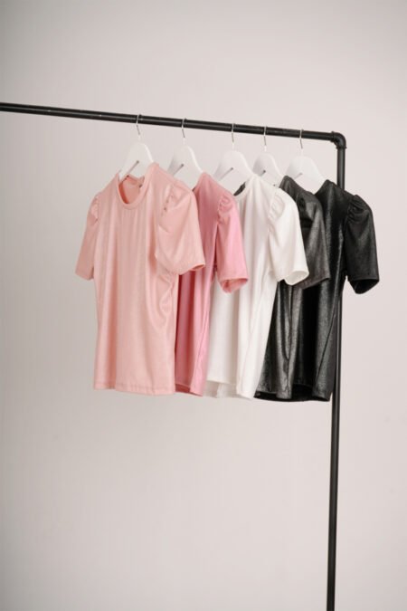 Remera morley foil brilloso con moño atras "MURA" - Imagen 2