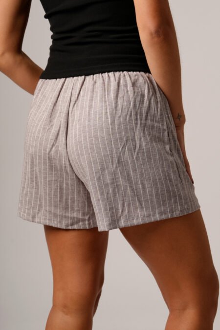Short lino rayado con elastico y 3 botones "NERINA" - Imagen 4