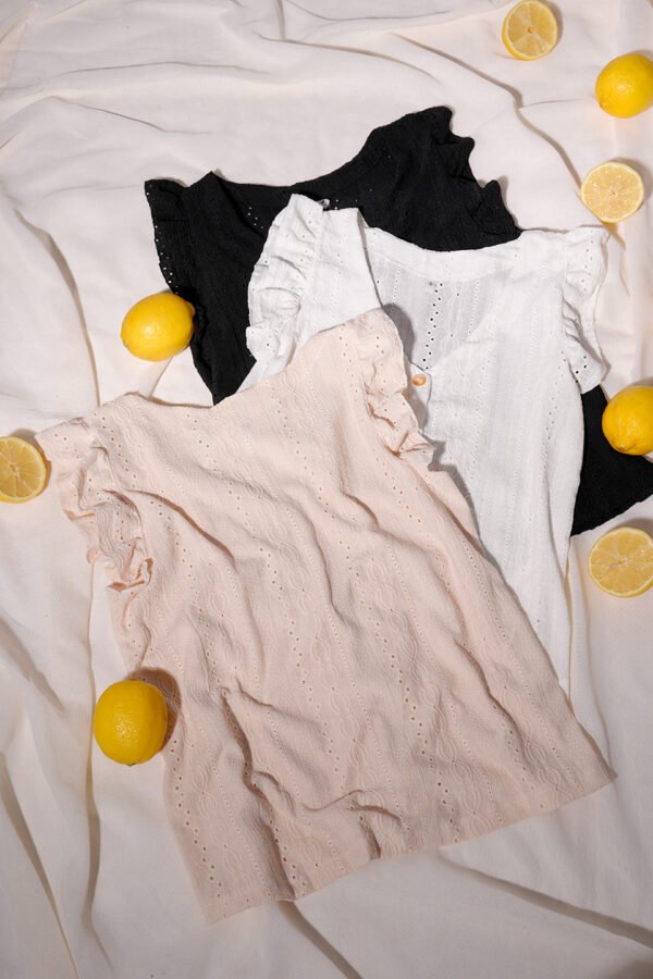 Musculosa volado con botones broderie crep "JAMAICA"