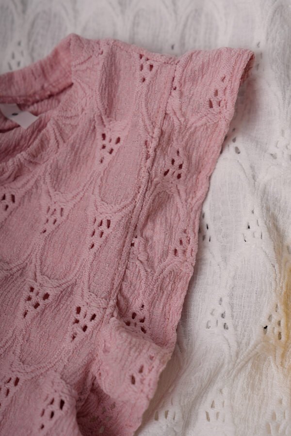 Musculosa gota con moño atras broderie crep "ANA"