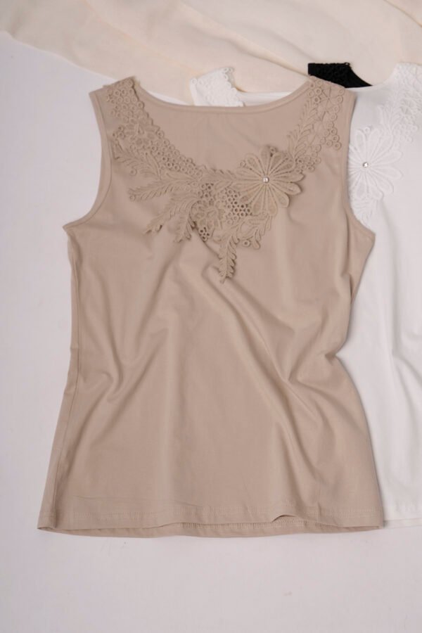 Musculosa puntilla broderie cuello tacha "PROLA"