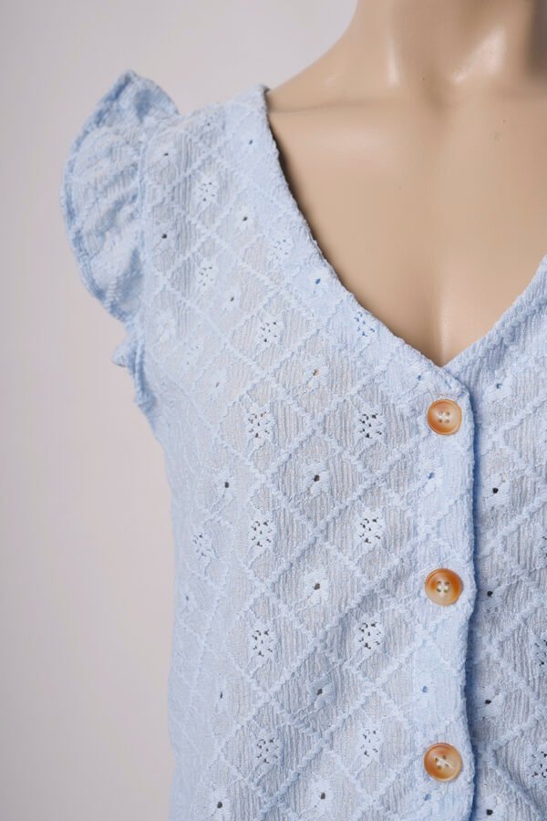 Musculosa volado con botones broderie crep "BLOOM"