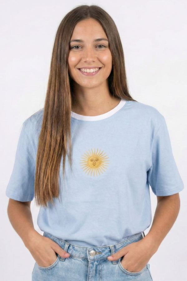 Remera boxy sol de mayo dtf en el medio "SOLCITO"