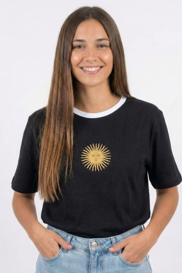 Remera boxy sol de mayo dtf en el medio "SOLCITO"