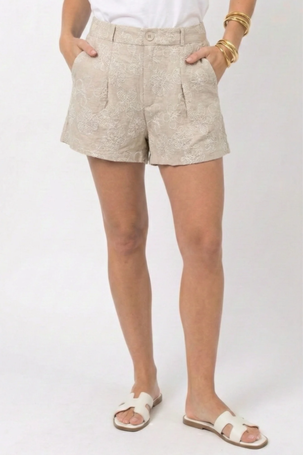 Short lino broderie con boton "YOLANDA"