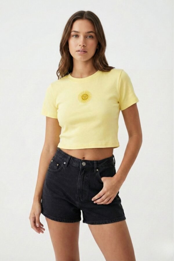 Top ribb manga corta cuello redondo sol de mayo bordado en el medio "ARUBA"