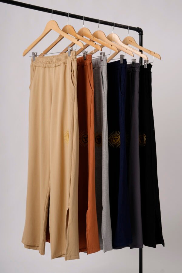 Palazzo Wide Leg Rustico Frisado Con Tajo Y Sol Bordado "CLOVER"