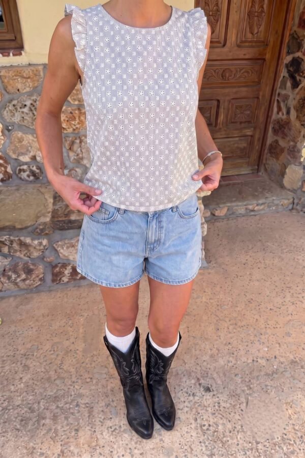 Musculosa gota poplin con broderie «MIA»
