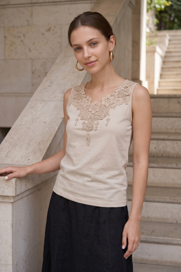 Musculosa con broderie "SKY"